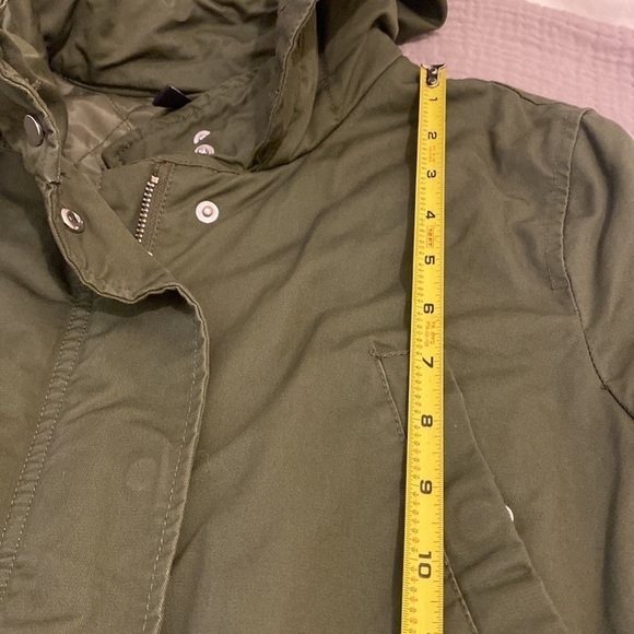 H&M green parka jacket . Size Xs. Worn only once. Very good condition. - Picture 11 of 15